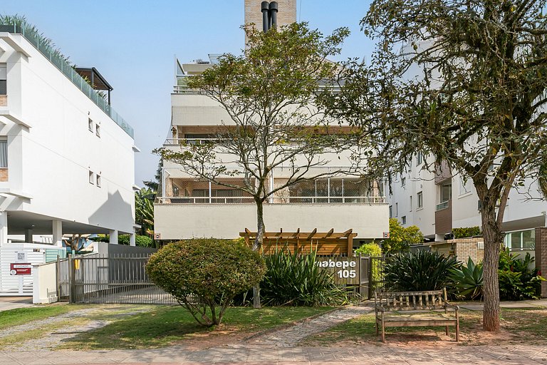 1-minute walk to the beach with views and tranquility