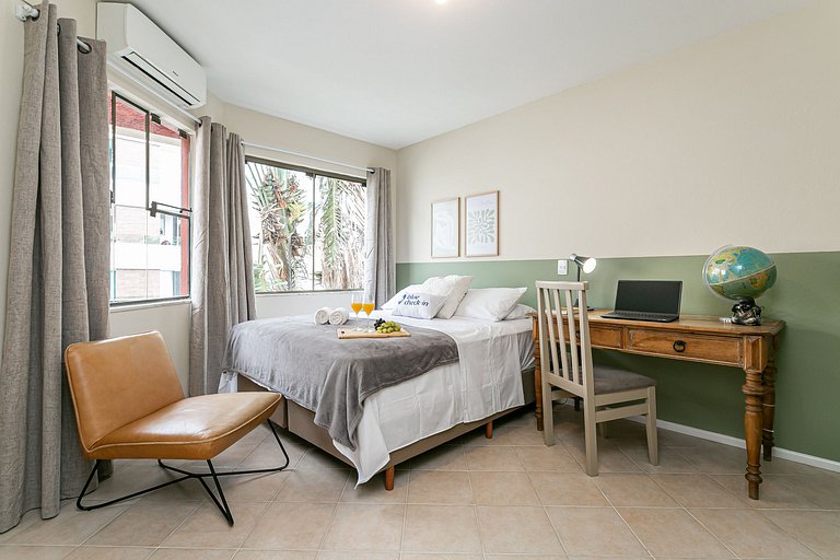 1-minute walk to the beach with views and tranquility