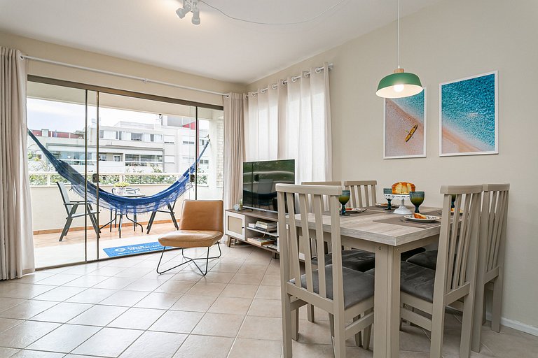 1-minute walk to the beach with views and tranquility