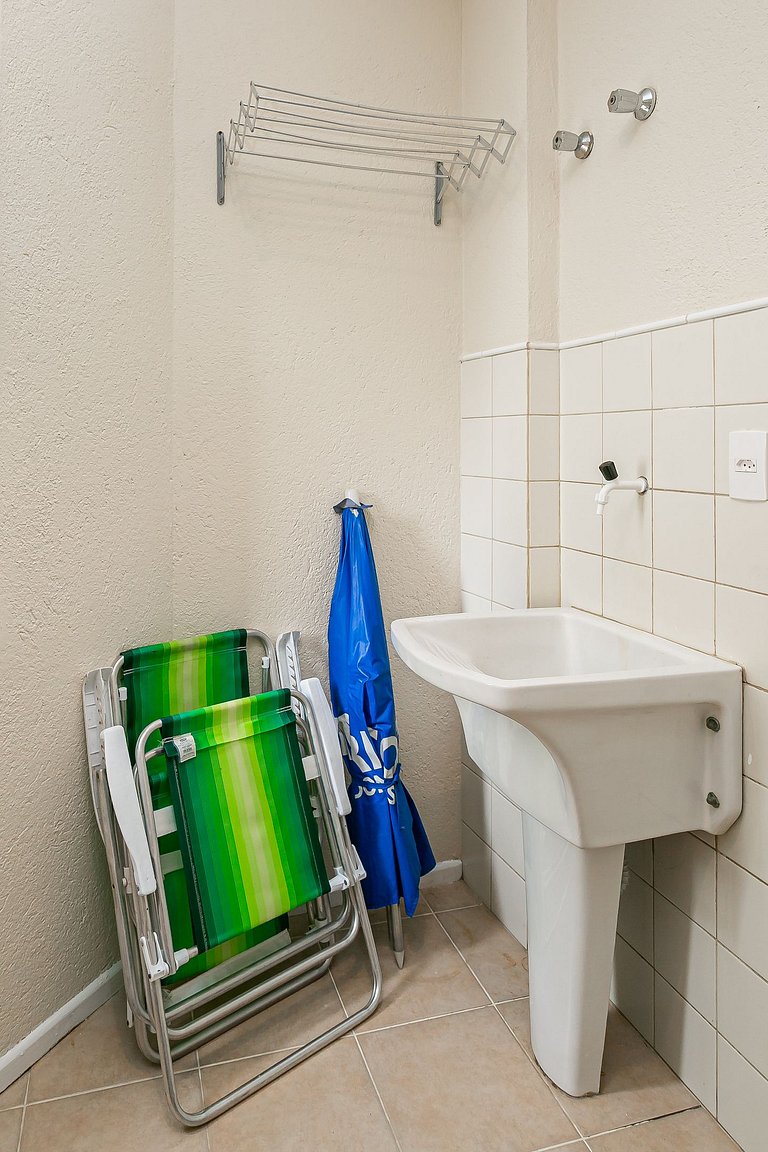 1-minute walk to the beach with views and tranquility