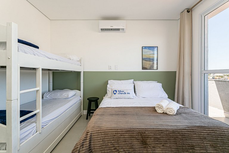 Close to the beach, do everything on foot