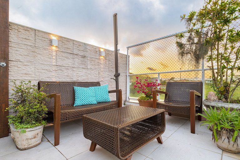 Penthouse with Private Jacuzzi 500m from the beach