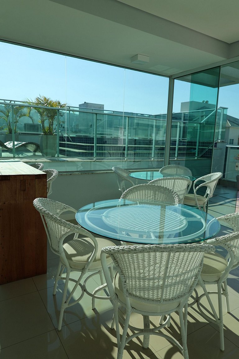 Passos do Mar com Alto Padrão e Piscina