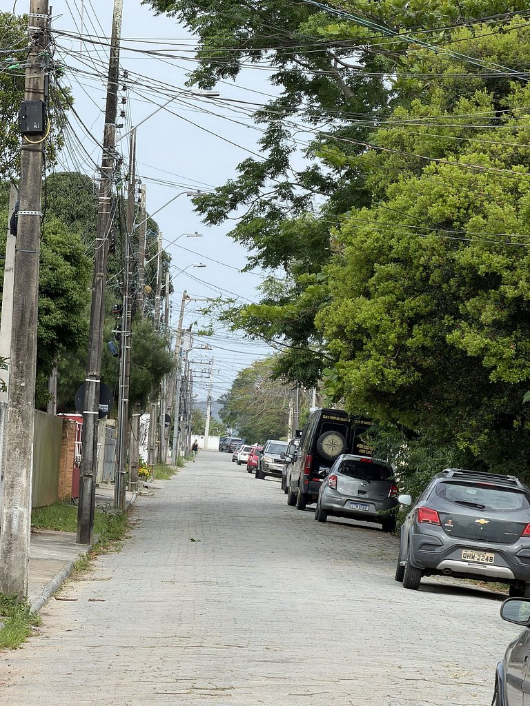 Casão no Campeche Com Piscina e Perto da Praia