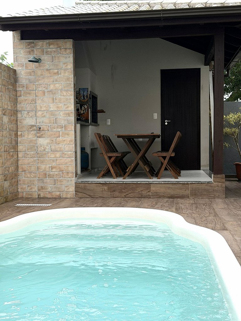 Casão no Campeche Com Piscina e Perto da Praia