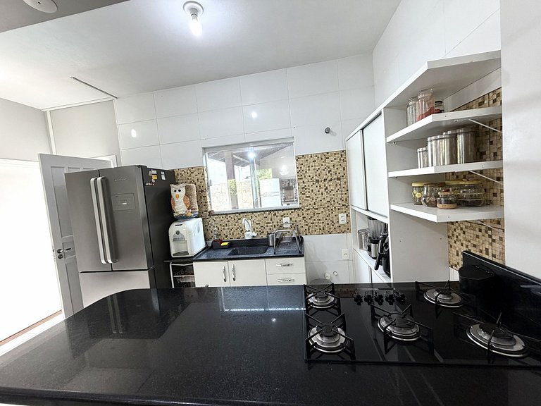 Casão no Campeche Com Piscina e Perto da Praia