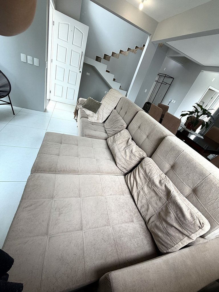 Casão no Campeche Com Piscina e Perto da Praia