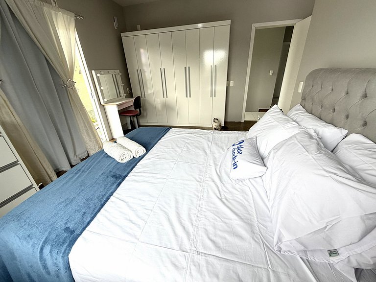 Casão no Campeche Com Piscina e Perto da Praia