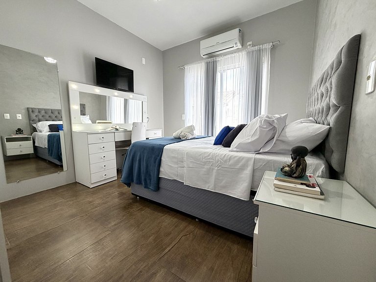 Casão no Campeche Com Piscina e Perto da Praia