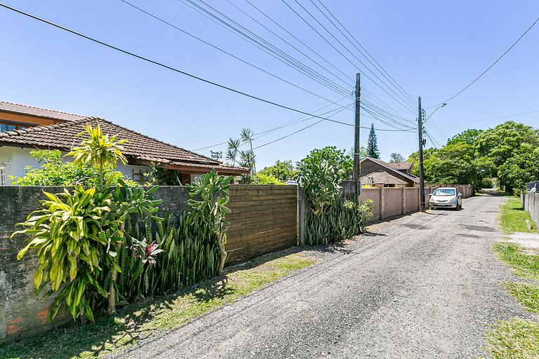 Casa Aconchegante no Campeche com Jardim