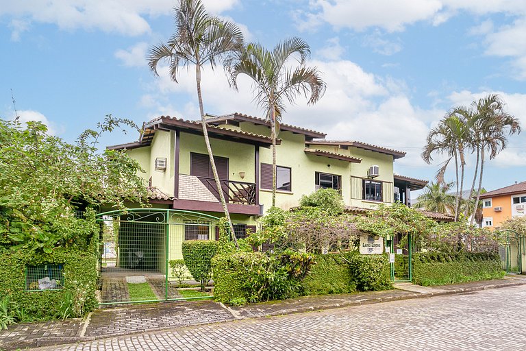In the Heart of Lagoa: entire private apartment