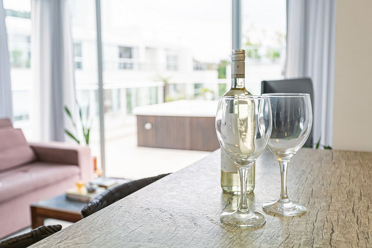 Penthouse mit Jacuzzi nur wenige Schritte vom Meer entfernt