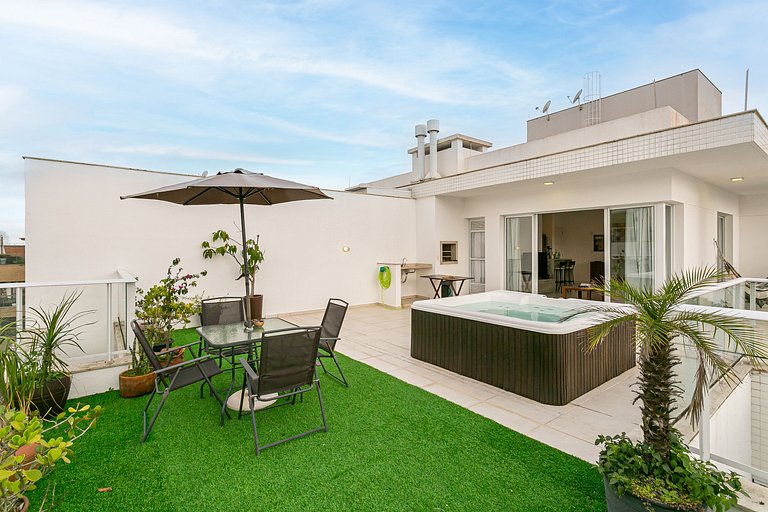 Penthouse mit Jacuzzi nur wenige Schritte vom Meer entfernt