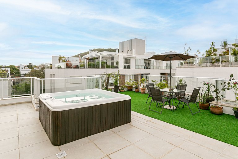 Penthouse mit Jacuzzi nur wenige Schritte vom Meer entfernt