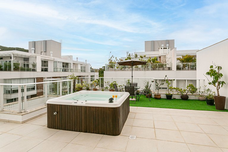 Penthouse mit Jacuzzi nur wenige Schritte vom Meer entfernt