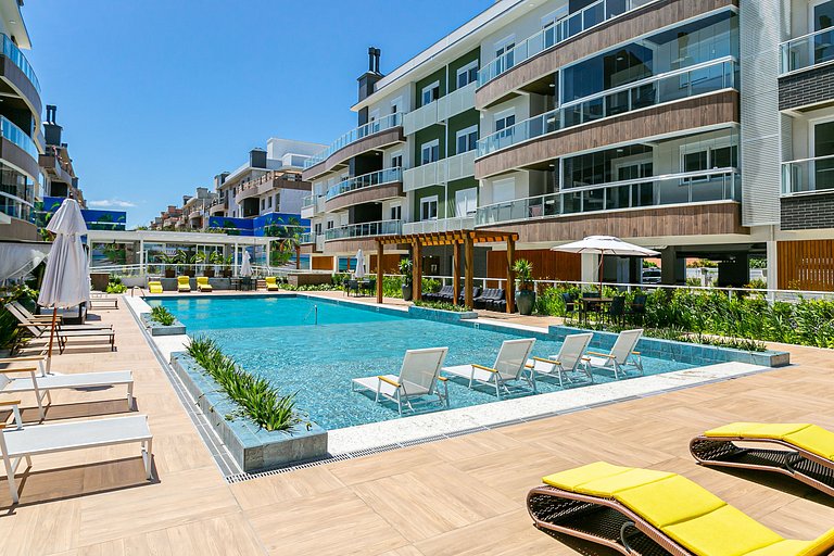 Pé na Areia com Luxo Piscina e Churrasqueira