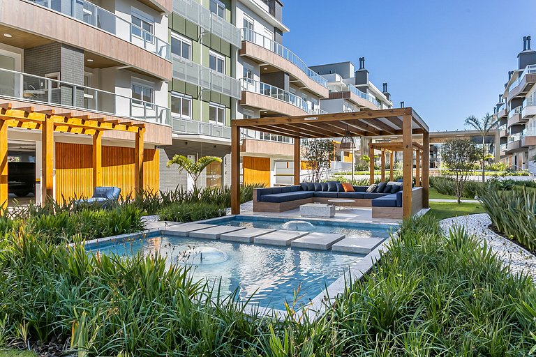 Pé na Areia com Luxo Piscina e Churrasqueira