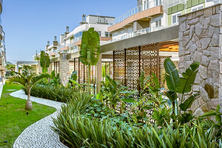 Pé na Areia com Luxo Piscina e Churrasqueira