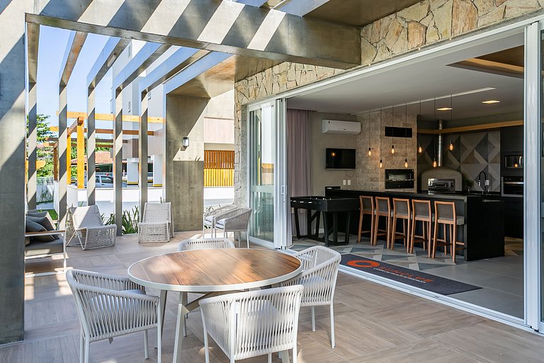 Pé na Areia com Luxo Piscina e Churrasqueira