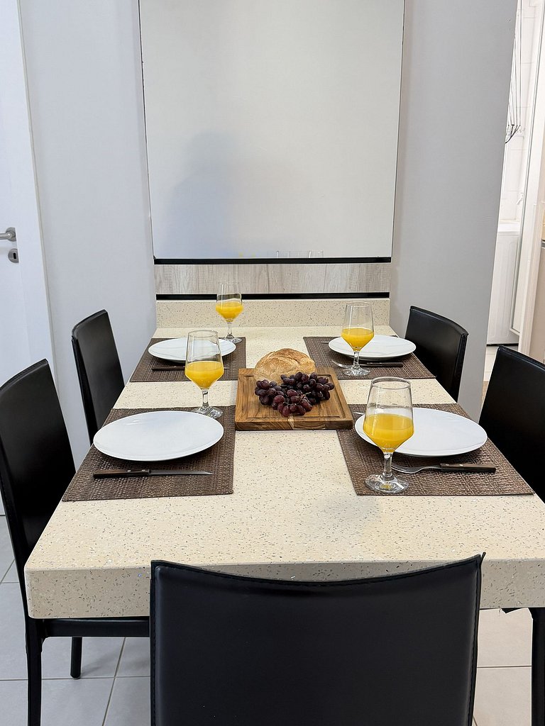 Feet in the Sand: private access to the beach!