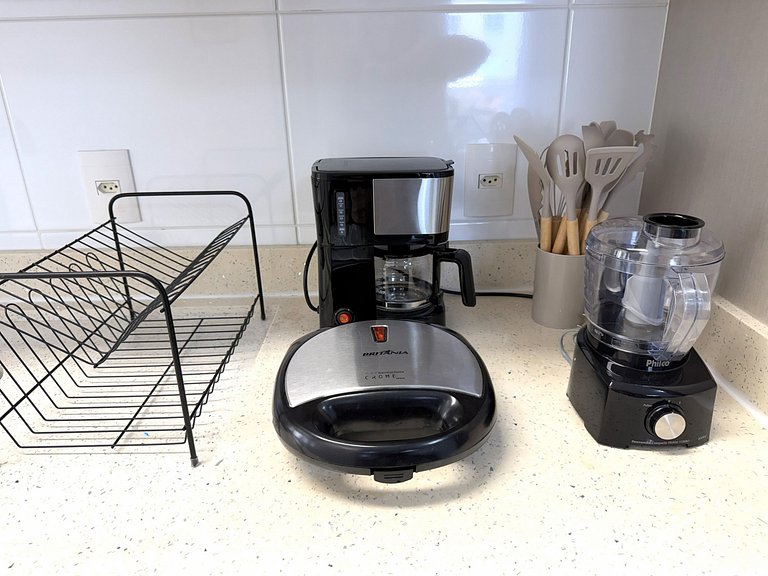 Feet in the Sand: private access to the beach!