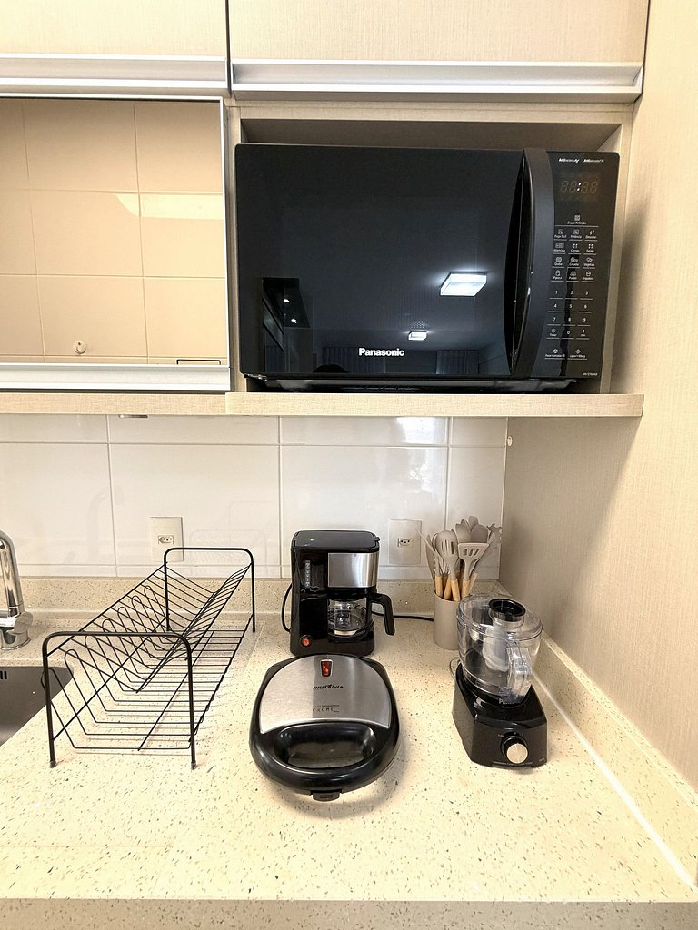 Feet in the Sand: private access to the beach!