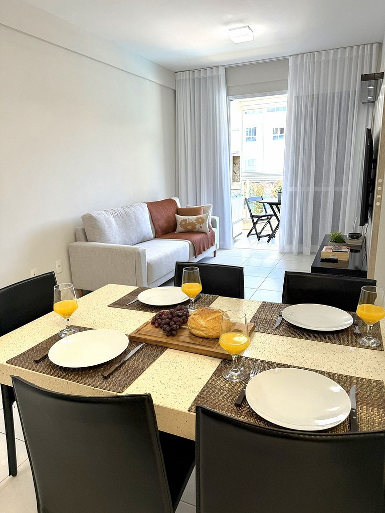 Feet in the Sand: private access to the beach!