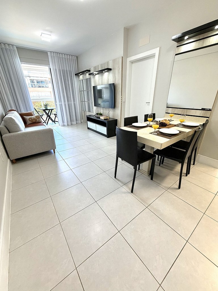 Feet in the Sand: private access to the beach!