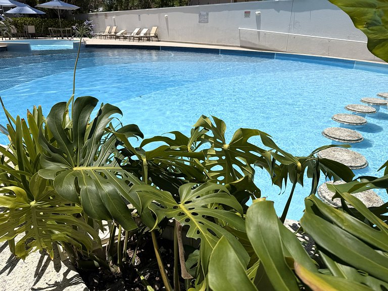 Feet in the Sand: private access to the beach!