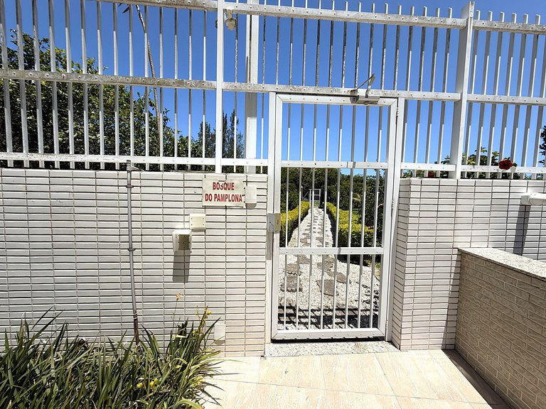 Feet in the Sand: private access to the beach!