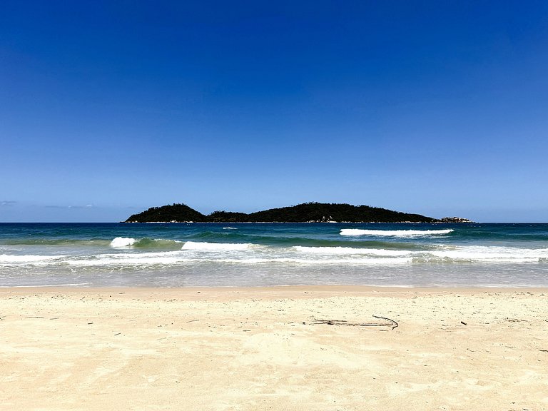 Pé na Areia: acesso privativo à praia!