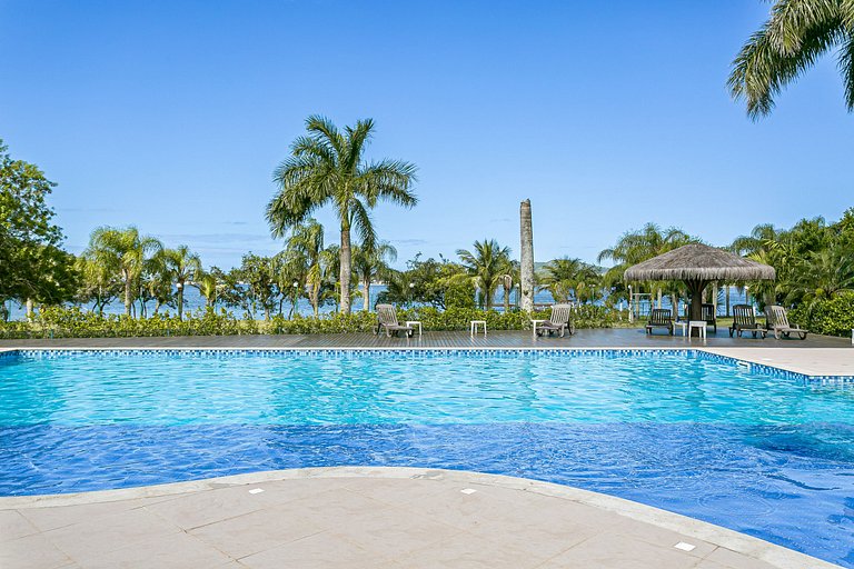 Lakeside: great view & 1TB internet