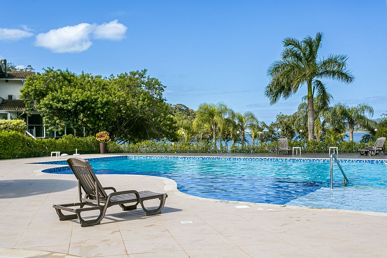 Condomínio resort à beira da lagoa: vista linda