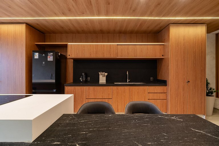 Casa Moderna: 3 Suítes | Jacuzzi | 450m Praia