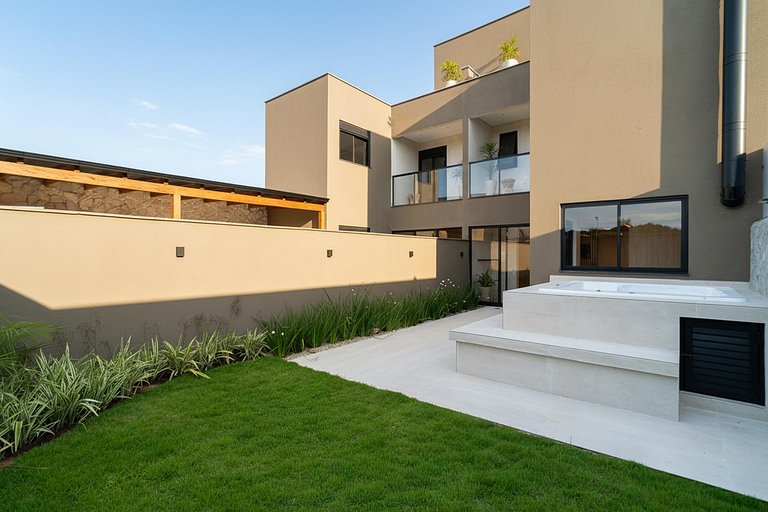 Modernes Haus 3 Suiten Jacuzzi 450m vom Strand