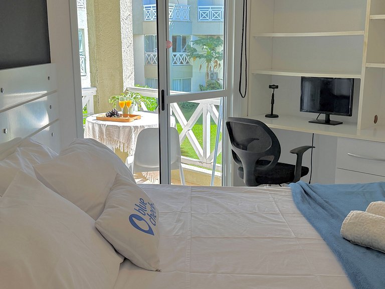 Lakeside: great view & 1TB internet