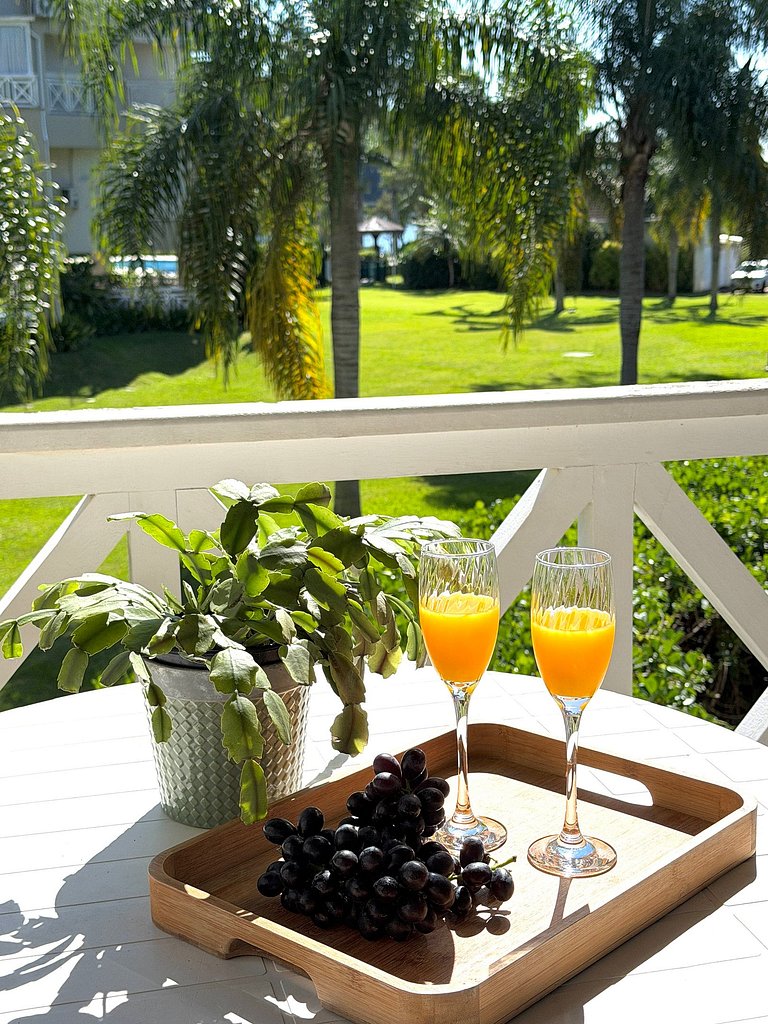 Lakeside: great view & 1TB internet