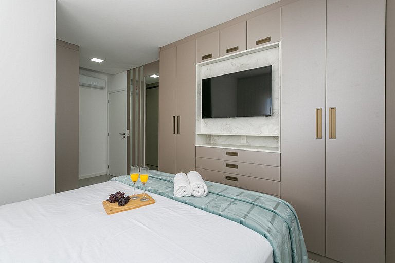 Pool and High Standard very close to the beaches 3d