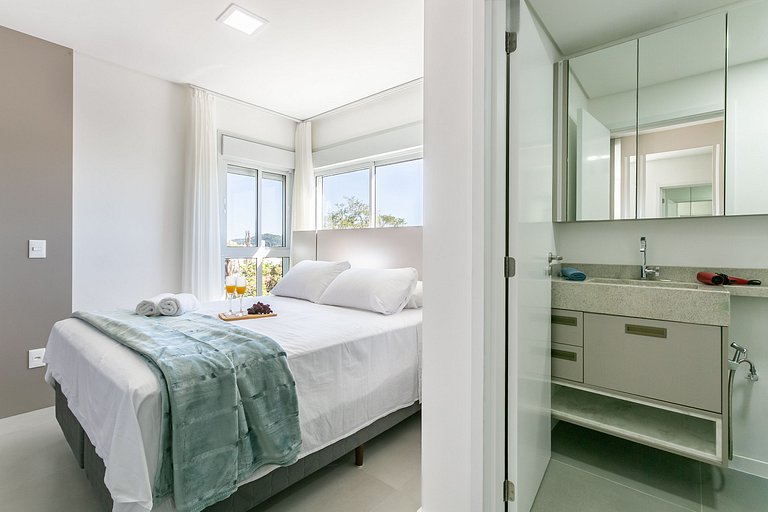 Pool and High Standard very close to the beaches 3d