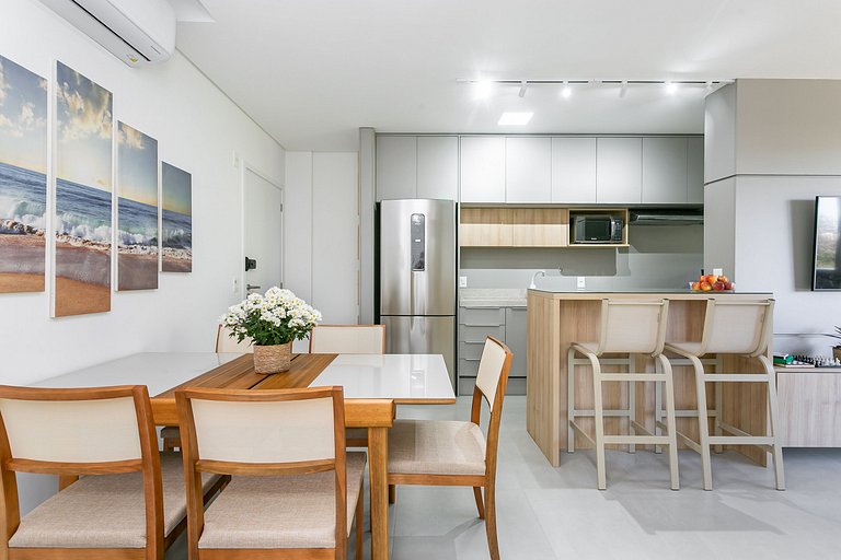 Pool and High Standard very close to the beaches 3d